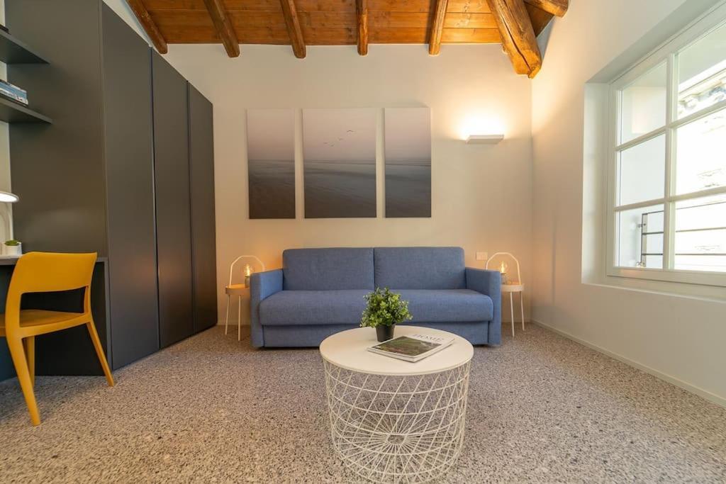Moderno Appartamento A 200 Metri Dal Duomo Como Exterior foto